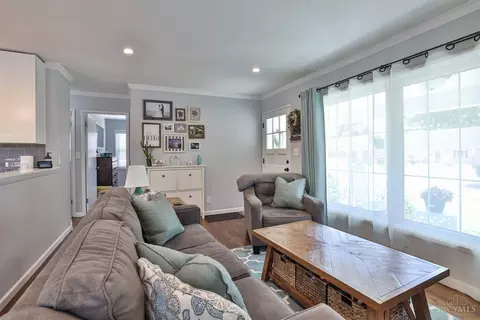 Living - 3900 Limerick Ave, Cincinnati, OH 45236 photo 1 of 5