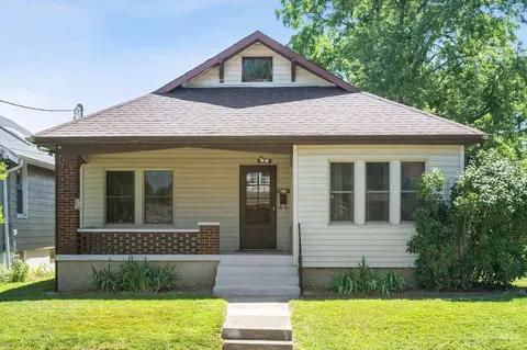 7416 Phoenix Ave, Mount Healthy, OH 45231