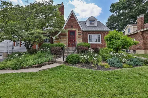 5553 Leumas Dr, Cincinnati, OH 45239