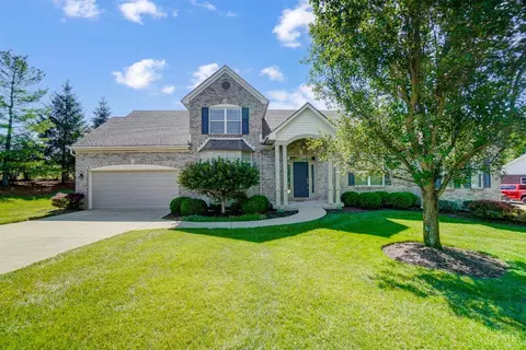 11048 Valleystream Dr, Montgomery, OH 45242