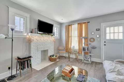 Living - 1029 Lockman Ave, Cincinnati, OH 45238 photo 2 of 2