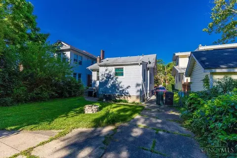 Exterior - 1029 Lockman Ave, Cincinnati, OH 45238 photo 4 of 4
