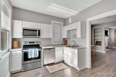 Kitchen - 1029 Lockman Ave, Cincinnati, OH 45238 photo 2 of 2