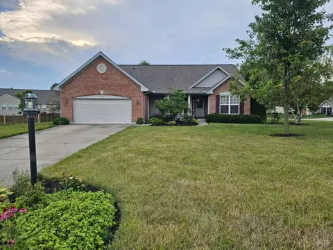 1135 Armitage Ct, Lebanon, OH 45036