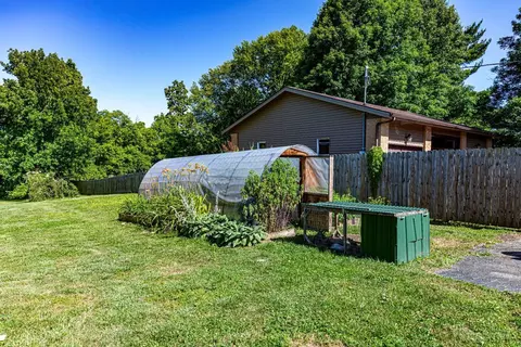 Exterior - 10614 Mill Rd, Cincinnati, OH 45240 photo 6 of 9