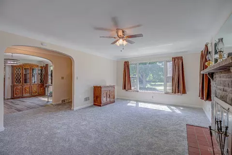 Living - 10614 Mill Rd, Cincinnati, OH 45240 photo 4 of 5