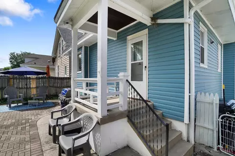 Exterior - 2807 Robertson Ave, Cincinnati, OH 45209 photo 3 of 9