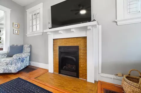 Living - 2807 Robertson Ave, Cincinnati, OH 45209 photo 3 of 3