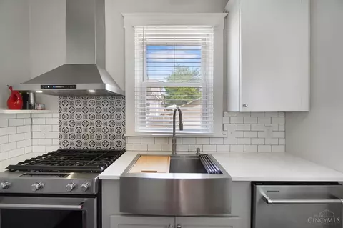 Kitchen - 2807 Robertson Ave, Cincinnati, OH 45209 photo 2 of 3