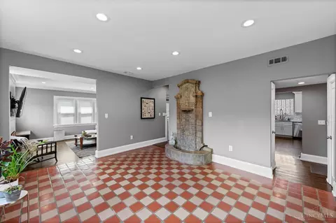 Entry Way - 4788 Reading Rd, Cincinnati, OH 45237 photo 6 of 15