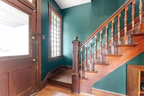Entry Way - 6802 Alpine Ave, Silverton, OH 45236 photo 2 of 5