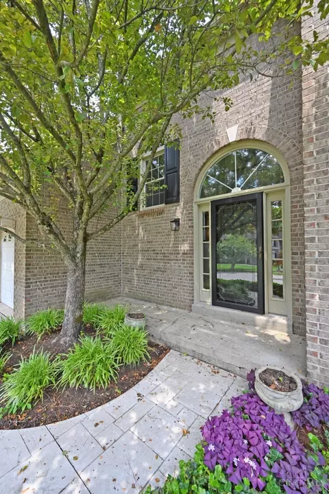 7935 Ashley View Dr, Cincinnati, OH 45227 photo 3