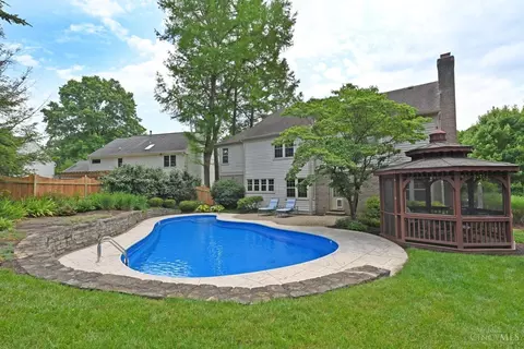 7935 Ashley View Dr, Cincinnati, OH 45227 photo 4