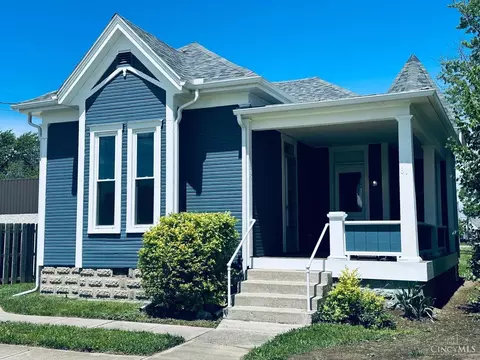 81 Washington St, Sabina, OH 45169
