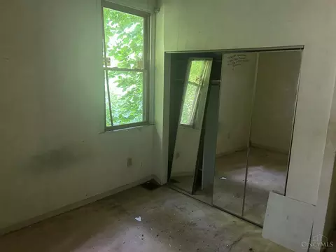 3300 Cavanaugh Ave, Cincinnati, OH 45211 photo 8
