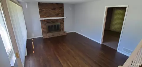 Living - 711 Daphne Ct, Forest Park, OH 45240 photo 3 of 4