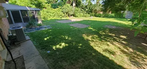 Exterior - 711 Daphne Ct, Forest Park, OH 45240 photo 5 of 6