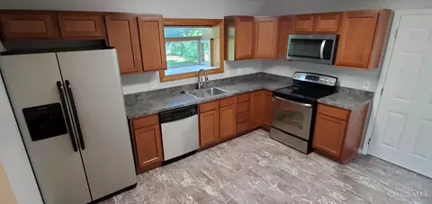 Kitchen - 711 Daphne Ct, Forest Park, OH 45240 photo 2 of 2