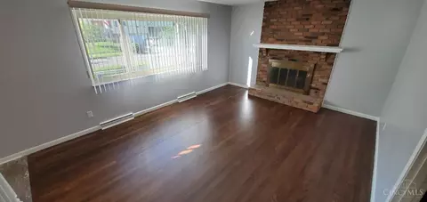 Living - 711 Daphne Ct, Forest Park, OH 45240 photo 2 of 4