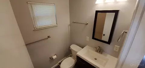 Bath - 711 Daphne Ct, Forest Park, OH 45240 photo 3 of 5