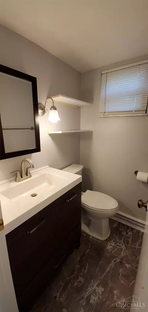 Bath - 711 Daphne Ct, Forest Park, OH 45240 photo 5 of 5