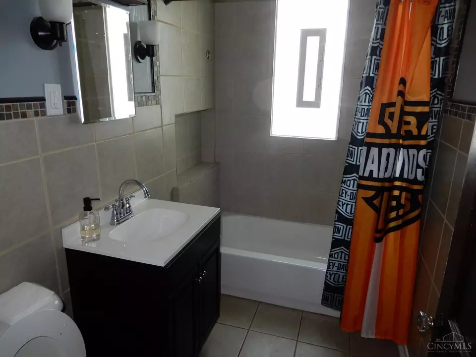 Bath - 11 Hopkins Ave, Amelia, OH 45102 photo 2 of 2