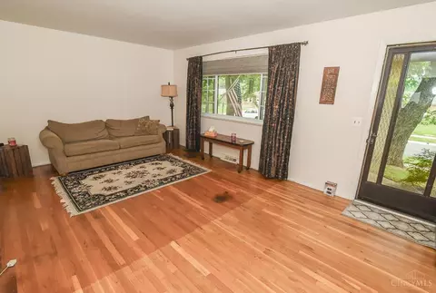 1474 Pinebluff Ln, Cincinnati, OH 45255 photo 4