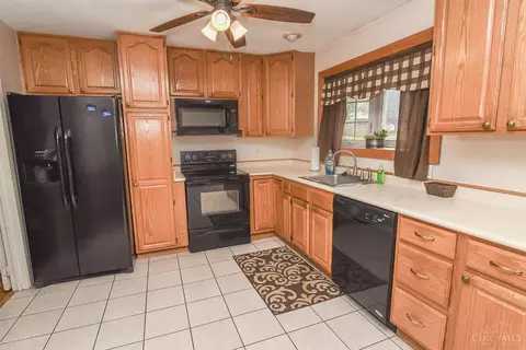 1474 Pinebluff Ln, Cincinnati, OH 45255 photo 9