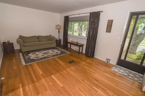 1474 Pinebluff Ln, Cincinnati, OH 45255 photo 6