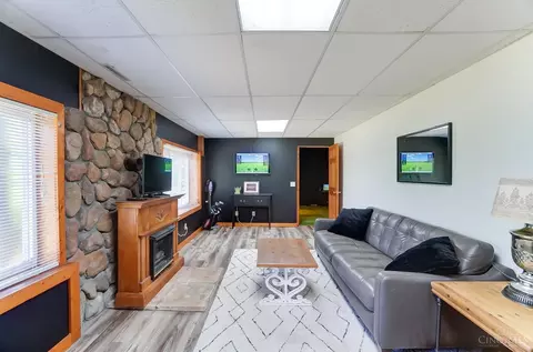 Living - 3789 Tower Rd, Cincinnati, OH 45248 photo 4 of 5