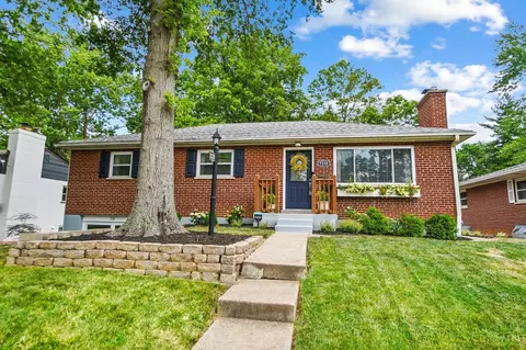 7230 Longfield Dr, Madeira, OH 45243