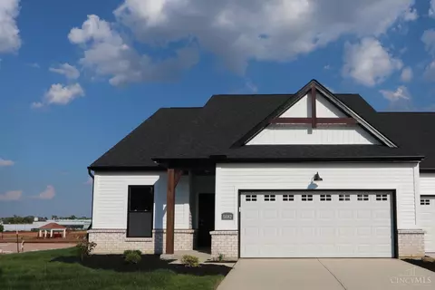 5682 White Pine Ln, Hamilton, OH 45011