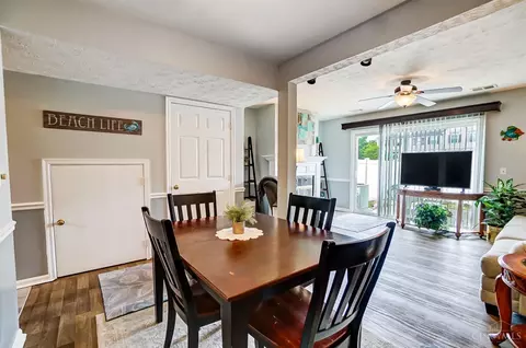 Dining - 22 Courthouse Grn, Batavia, OH 45103 photo 2 of 2
