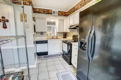 Kitchen - 22 Courthouse Grn, Batavia, OH 45103 photo 1 of 4