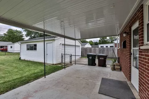 Exterior - 3390 Blocker Dr, Kettering, OH 45420 photo 3 of 8