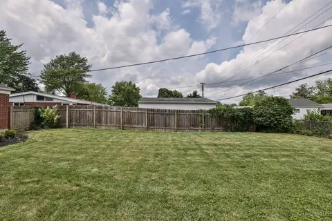 Exterior - 3390 Blocker Dr, Kettering, OH 45420 photo 6 of 8