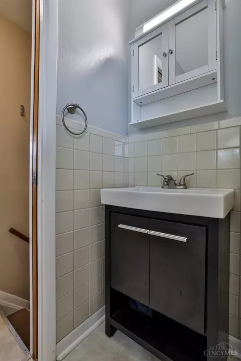 Bath - 3390 Blocker Dr, Kettering, OH 45420 photo 2 of 3
