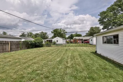 Exterior - 3390 Blocker Dr, Kettering, OH 45420 photo 5 of 8