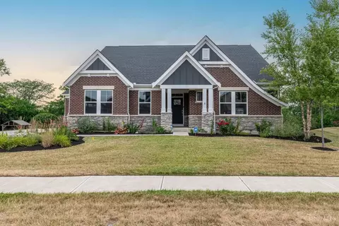 2955 Shakespeare Dr, Middletown, OH 45005