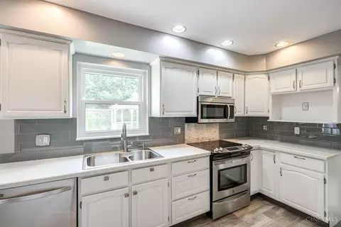 3030 Westbrook Dr, Cincinnati, OH 45238 photo 14