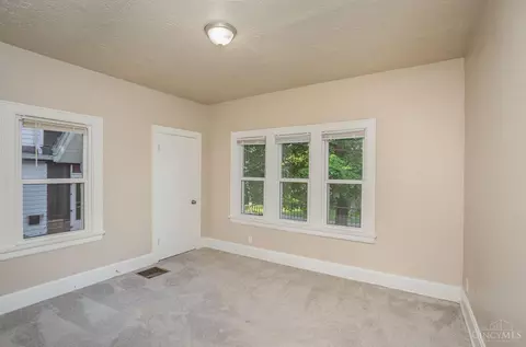 Bedroom - 6413 Plainfield Rd, Cincinnati, OH 45213 photo 2 of 2