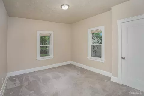 Bedroom - 6413 Plainfield Rd, Cincinnati, OH 45213 photo 1 of 2