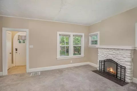 Living - 6413 Plainfield Rd, Cincinnati, OH 45213 photo 1 of 2