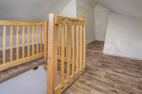 Entry Way - 6413 Plainfield Rd, Cincinnati, OH 45213 photo 2 of 2