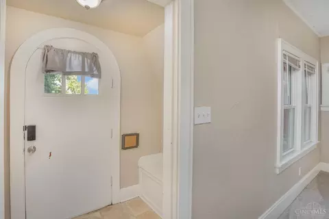 Entry Way - 6413 Plainfield Rd, Cincinnati, OH 45213 photo 1 of 2