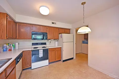3984 Maplecove Ln #C, Cincinnati, OH 45255 photo 14