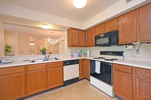 3984 Maplecove Ln #C, Cincinnati, OH 45255 photo 16