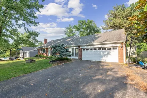 Exterior - 4138 Mclean Dr, Cincinnati, OH 45255 photo 1 of 7