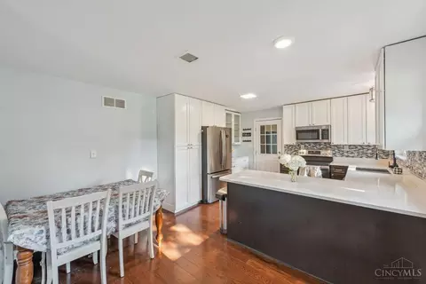 Kitchen - 4138 Mclean Dr, Cincinnati, OH 45255 photo 1 of 4