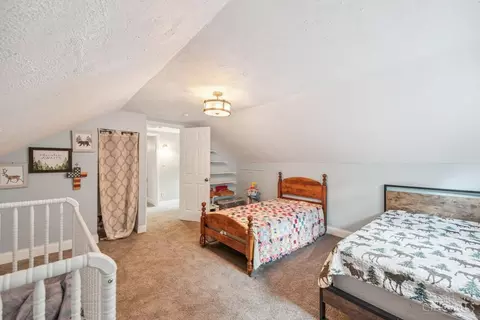Bedroom - 4138 Mclean Dr, Cincinnati, OH 45255 photo 9 of 9